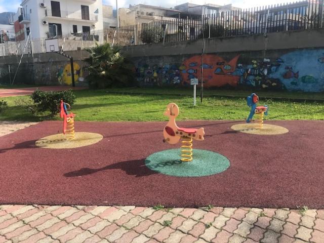 泰拉西尼By The Sea住宿加早餐旅馆 外观 照片